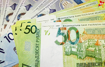 Доллар возобновил рост на торгах в Минске