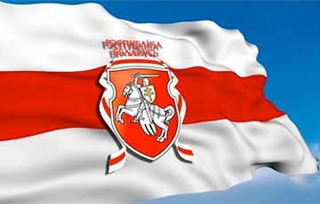 Как «Погоня» и бело-красно-белый флаг стали государственными символами Беларуси