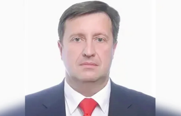 В Белгороде дрон попал в автомобиль секретаря КПРФ