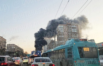 Автобус МАЗ сгорел в Санкт-Петербурге