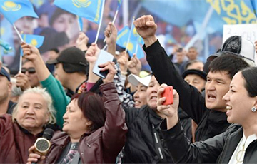Лукпан Ахмедьяров: В Казахстане впервые начались общенациональные протесты