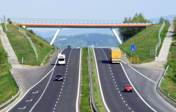 Фуры столкнутся с трудностями движения по белорусским дорогам