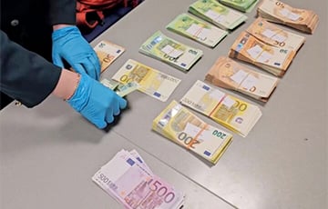 Московитские тарможенники нашли у беларуса незадекларированные 75 тысяч долларов