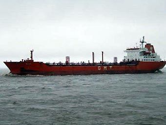 Сомалийские пираты отпустили танкер с россиянином на борту
