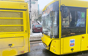 В ДТП с автобусами в Минске пострадали девять человек