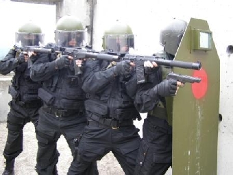 Усиленные меры безопасности действуют на избирательных участках по всей Беларуси
