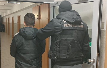 В Польше задержано восемь человек по делу о воздушной контрабанде сигарет из Беларуси