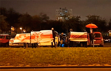 Минчане выходят на вечерние акции солидарности