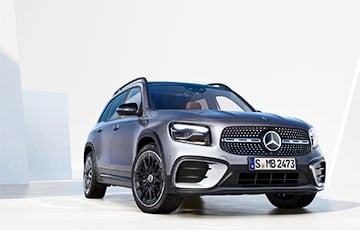 Mercedes показал интерьер, поражающий воображение