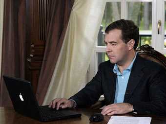 Медведев отказался от государственного регулирования интернета