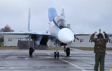 В Беларусь доставлены новые истребители Су-30СМ2