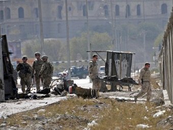 В результате взрыва в Кабуле погибли 13 военнослужащих НАТО