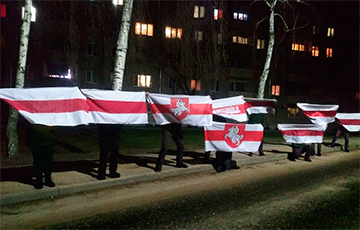 Белорусы вышли на вечерние акции и марши