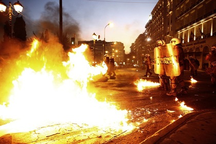 Противники соглашения с кредиторами устроили беспорядки в Афинах