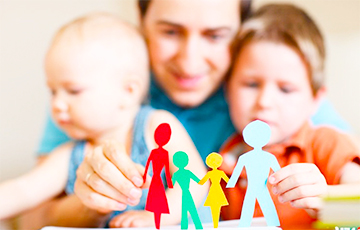 В Беларуси ввели ограничение для отцов при усыновлении