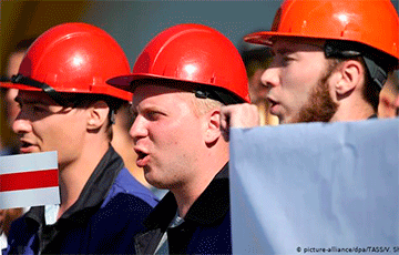 Минская Кунцевщина провела мощную акцию солидарности с бастующими рабочими