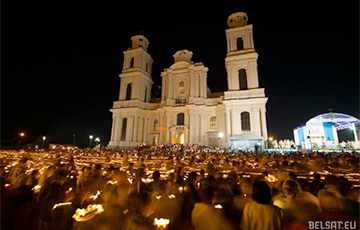 На католический праздник в Будслав пришли две тысячи паломников: фоторепортаж