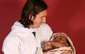 В 2007 году Месси сфотографировался с младенцем для календаря: этот младенец — Ламин Ямаль