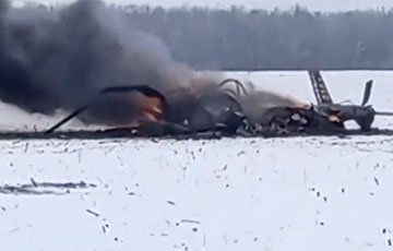 «Юра подбил»: бойцы ВСУ опубликовали кадры сбитого московитского вертолета