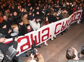 Белорусская оппозиция уезжает из страны