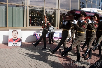 В Минске попрощались с трагически погибшим школьником (Фото)
