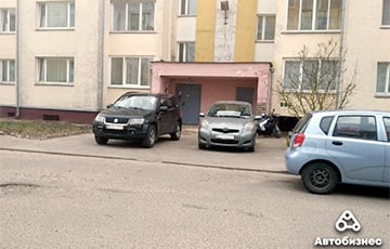 Беларуска пришла с работы и обстреляла машину соседа