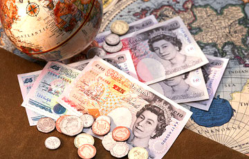 Британская валюта достигла рекордной отметки по сравнению с американским долларом