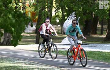 Велосипед за «спасибо»: В Минске заработал бесплатный велопрокат