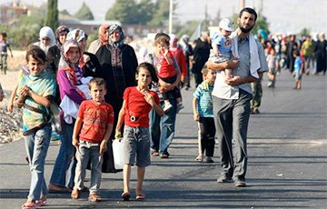 За сутки в Хорватию прибыли 10 тысяч беженцев