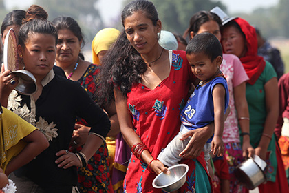 Оказавшихся на улице непальских женщин и детей начали обучать дзюдо