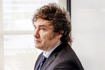 Президент Аргентины объявил о дополнительном выходном в стране