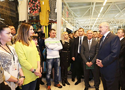 Лукашенко посоветовал ИП раздать нереализованный товар