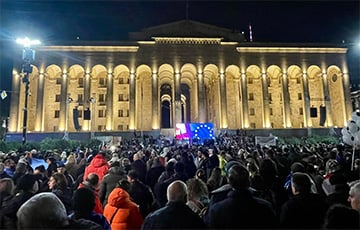 В Тбилиси собрался проевропейский протест против результатов выборов