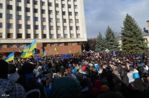 На митинг в Ивано-Франковске вышло более 10 тысяч