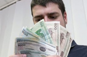 Средняя зарплата белоруса в июне составила 1,782 миллиона рублей