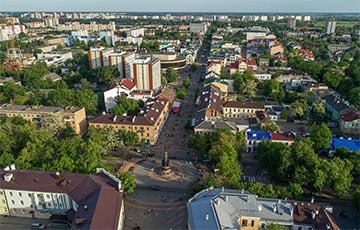 В Бресте на видео сняли мощный шквал ветра
