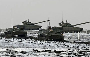 Россия «ударными темпами» стягивает войска к украинской границе