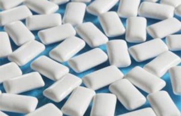 Беларусский врач рассказал, в чем польза жевательной резинки без сахара