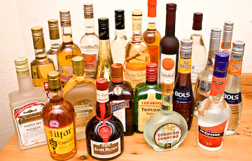 Водка, виски, ликер, шампанское: минчане перебрали норму, ввозя алкоголь из Литвы через границу