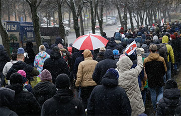 Герои с улицы Леонида Беды вышли на марш в Минске