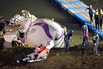 Число жертв авиакатастрофы на Тайване возросло до 25