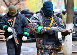 Вооруженные боевики ворвались в областную прокуратуру в Луганске