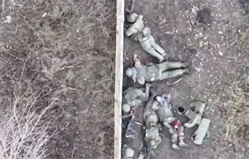 Последние мгновения жизни подразделения РФ под Бахмутом попали на видео