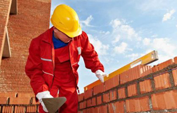В Литве строители отказываются работать за 700 евро в месяц