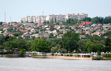 На улицах Херсона раздаются автоматные очереди и взрывы