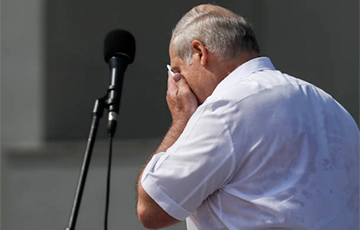 Фиаско таракана: на митинг Лукашенко со всей страны смогли свезти лишь 10 тысяч человек