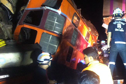 В Таиланде столкнулись два пассажирских поезда
