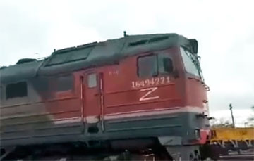 В Казахстане машиниста московитского поезда заставили убрать Z-свастику