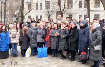 Жены и матери московитских оккупантов вышли на митинг