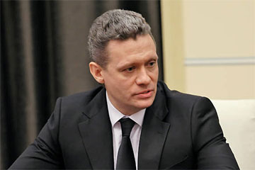 Машина губернатора Вологодской области РФ встала на трассе без бензина
